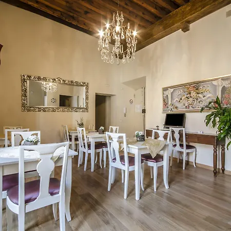 Anfiteatro לינה וארוחת בוקר 3*